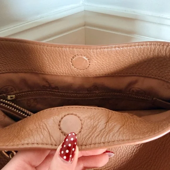 Tory Burch Tan Leather Shoulder Bag Set - Picture 10 of 11